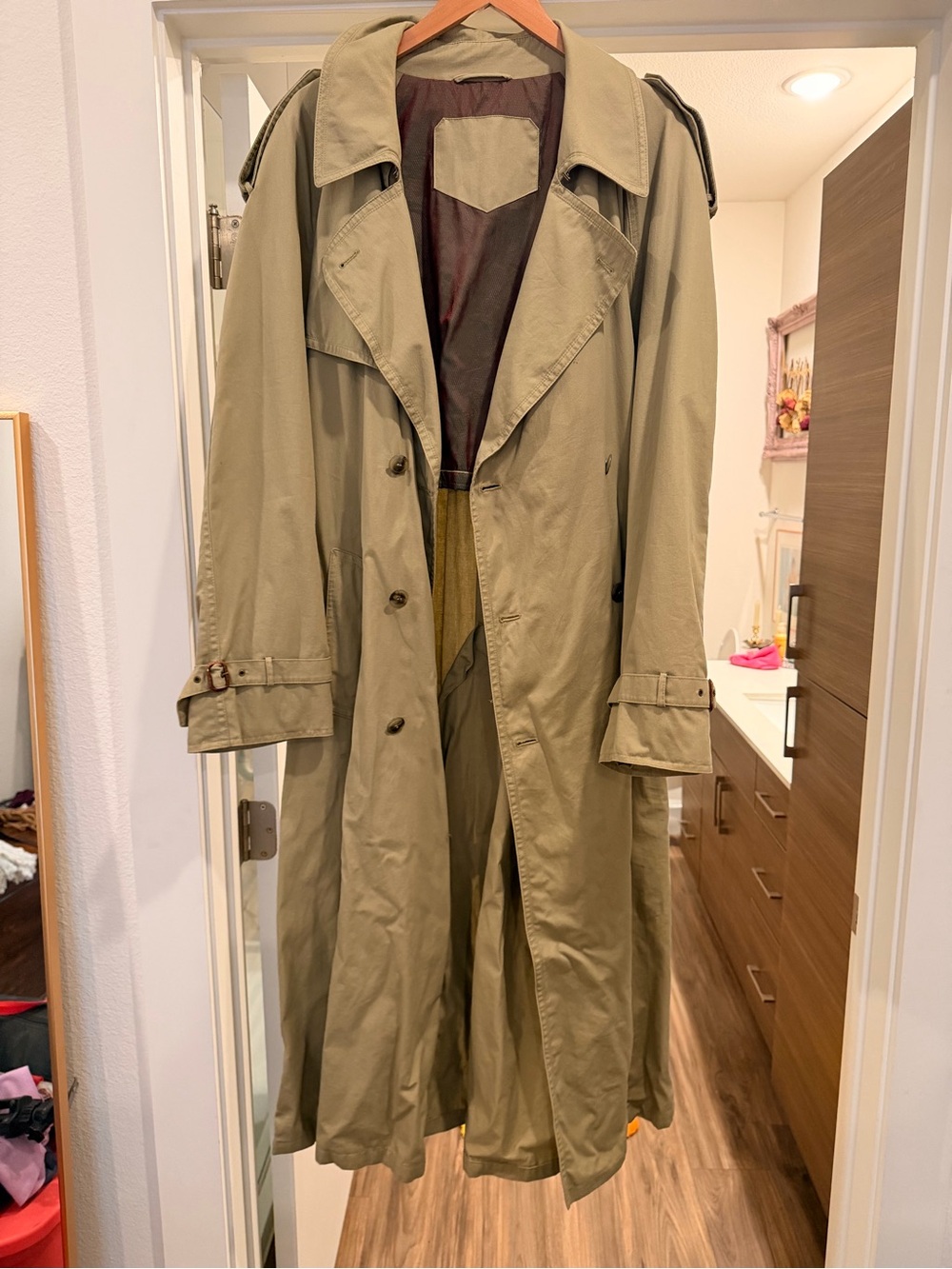 Vintage Men's Khaki Trench Coat - Timeless Outerwear